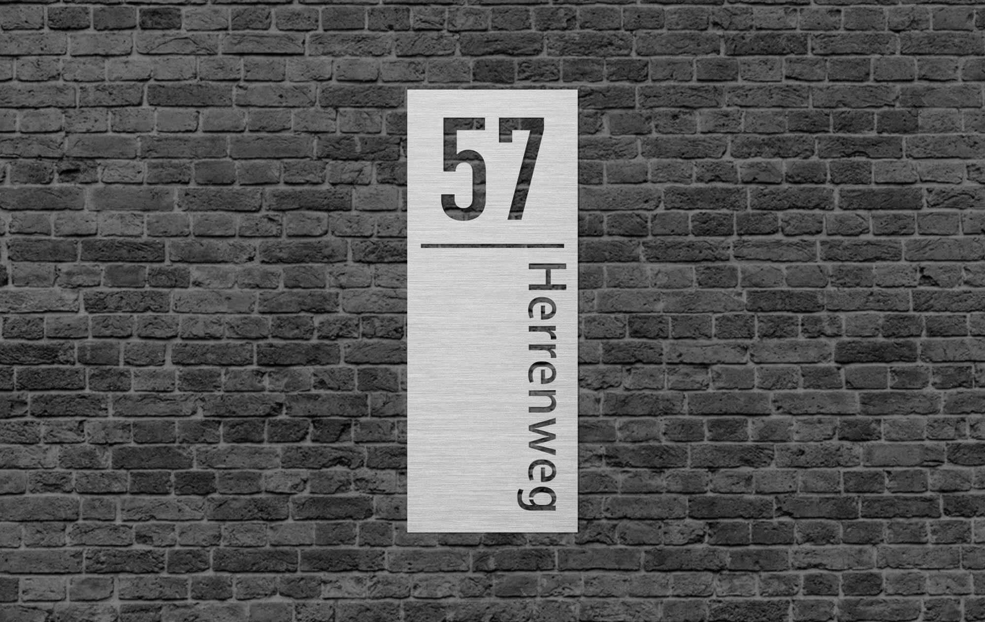 Hausnummernschild sektrechtes Quadrat Nummer und Straße